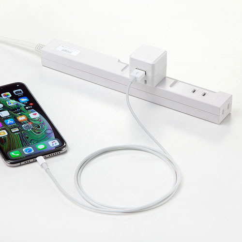 キューブ型USB充電器(1A・高耐久タイプ・ホワイト)