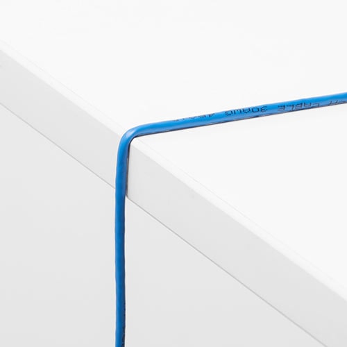 【アウトレット】極細LANケーブル Cat6A 2m より線 UTP 爪折れ防止カバーつき ブルー