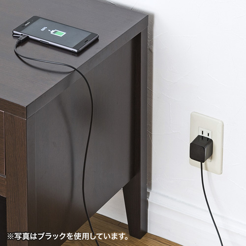 【アウトレット】microUSBケーブル一体型AC充電器(1.5m・2.1A・ホワイト)